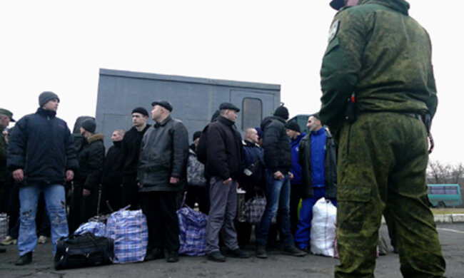 Окупанти зганьбилися при обміні полоненими: "вимазали пику сажею, але забули..."