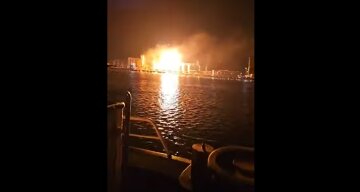 очевидцы из Румынии опубликовали видео работы ПВО в порту Одесчины