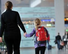 Выезд ребенка за границу: в Минюсте озвучили новые правила