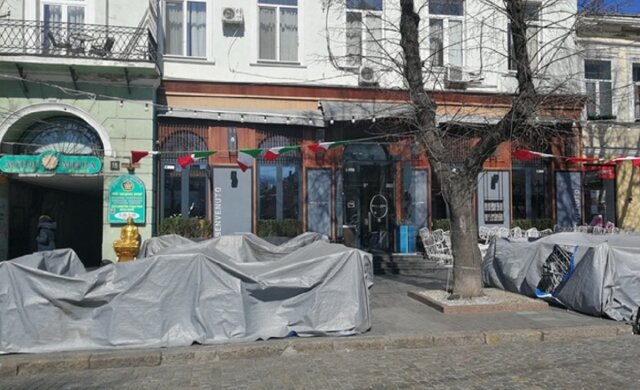 Строгий карантин в Одесі: як живе місто в розпал епідемії коронавіруса, фото