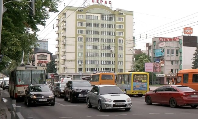 Ограничение движения транспорта в Ровенской области