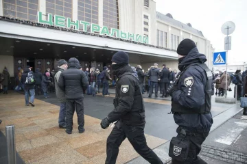 П'яні підлітки влаштували дебош у потязі Київ-Кривий Ріг: піднята на вуха поліція, кадри