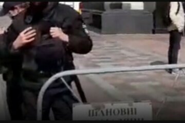 У Харкові "замінували" ТРЦ: на місце виїхали оперативники, деталі