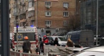 НП на будівництві в Києві, терміново примчала допомога: "намагаються врятувати, але шансів мало"