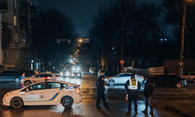 Переполох в Днепре, территорию оцепили силовики и спасатели: первые детали и кадры ЧП