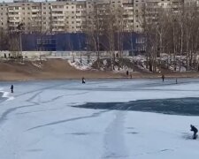 Киевляне устроили опасные "развлечения" на озере, видео потрясло сеть: "Какой ум надо иметь, чтобы в +4..."