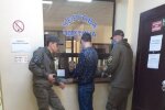 Під Одесою псих напав на дівчинку біля під'їзду: поліція його затримала, але потім відпустила