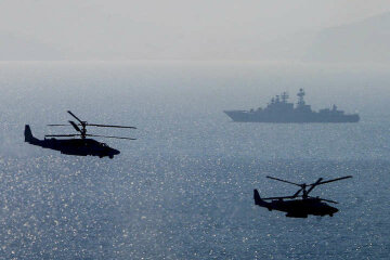море вертолет корабль