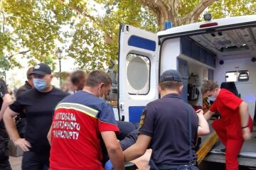 "В салоне было шесть человек": масштабное ДТП сотрясло Одесчину, людей занесло в кювет, фото
