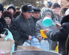 Город под Днепром на грани экологической катастрофы, закрыты школы и детсады: "в воде нашли..."