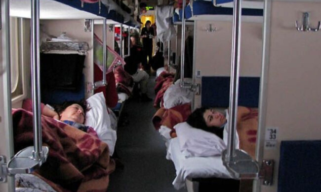 "Від смороду почало нудити": провідники "Укрзалізниці" перевірили на "стійкість" вагітну пасажирку