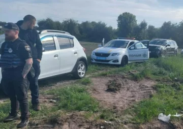 Під Києвом бульдозером закопували відходи прямо в землю — Держекоінспекція залучила поліцію