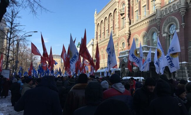У Порошенка розповіли, хто насправді бере участь у протестах