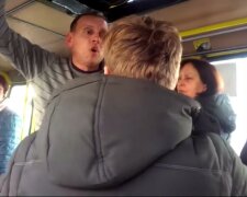 Во Львове водитель маршрутки на камеру атаковал подростка: Психически больной