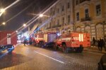 Пожар охватил старинный дом в центре Одессы: кадры огненного ЧП
