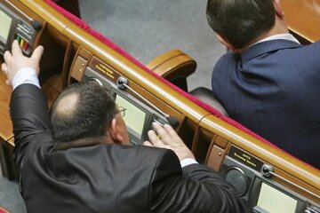 Роздвоєння особистості: українські депутати продемонстрували надприродні здібності