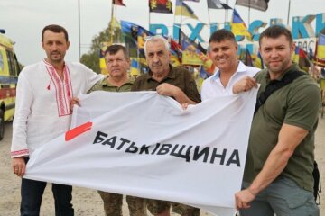 Важлива підтримка для військових і медиків: ВО «Батьківщина» передала допомогу на херсонський, запорізький та сумський напрямки