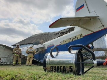 Літак звалився на житловий будинок у РФ: причина НП вражає, з’явилися страшні кадри