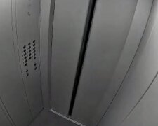 У Києві шкільний працівник заштовхав у ліфт і чіплявся до 10-річної дитини: деталі нападу