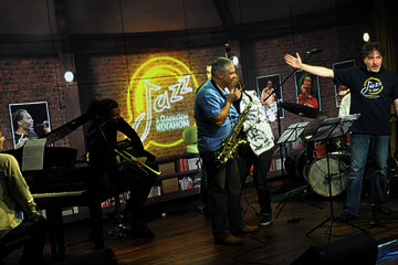 04-jazz-dlya-doroslih-z-Oleksiem-Koganom-v-Caribbean-Club