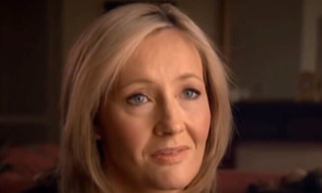 "Путин разрушает детство": Джоан Роулинг запустила кампанию помощи украинским детям