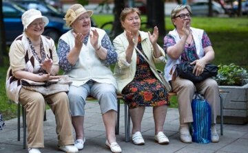 Украинцам трижды пересчитают пенсии, раскрыт важный нюанс: «Вырастут выплаты тех, кто…»