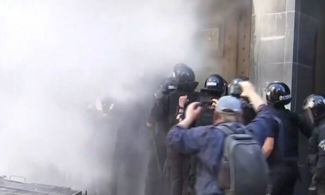 столкновения ГПУ