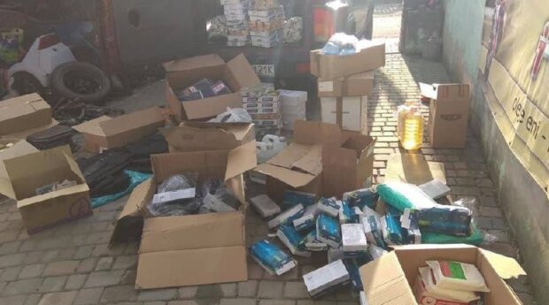До ЗСУ так і не дійшло: перевізник влаштував розпродаж гуманітарної допомоги