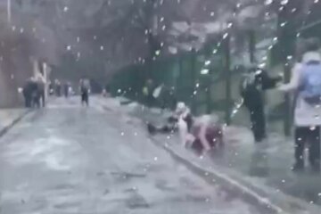 Крижаний дощ накриє Харківщину, термінова заява синоптиків: "очікується туман, сильний вітер і..."