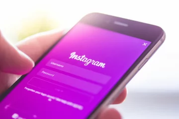 instagram-app-login-splash-screen-logo-on-iphone-picjumbo-com-2