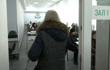 Грошова допомога для пенсіонерів у Чернігівській області