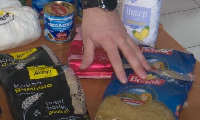 Безкоштовні продукти для ВПО та пенсіонерів у Полтаві