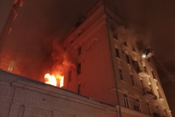 пожар на Никитском бульваре москва звездный дом