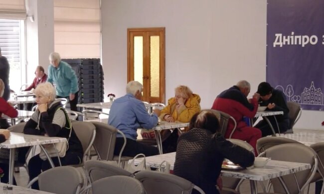 Безкоштовні продукти для ВПО та пенсіонерів у Кривому Розі