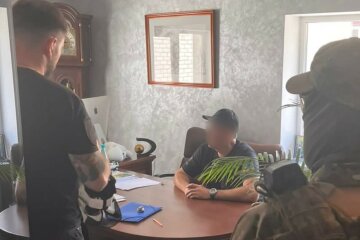 Депутат запугал предпринимателя ради больших денег: избивал и угрожал семье