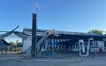 Росіяни завдали удару по вокзалу у Слов'янську: на Донеччині є втрати та руйнування