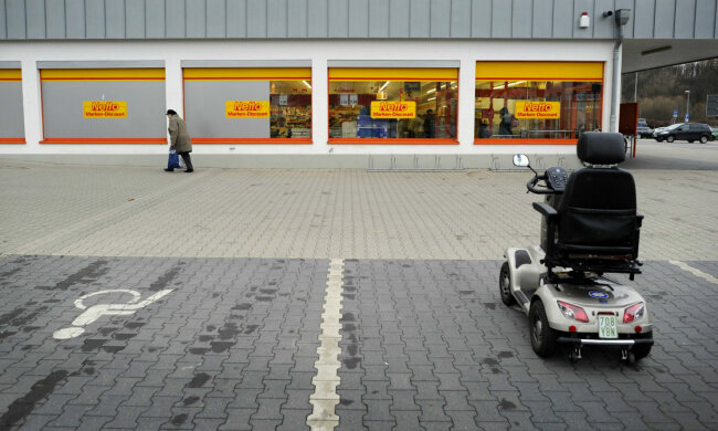 Скутер для пенсионеров побил мировой рекорд как самый быстрый (видео)