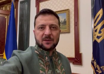 Зеленський заговорив про перегляд зарплат і фінальну стадію війни: "Я вам скажу відверто..."