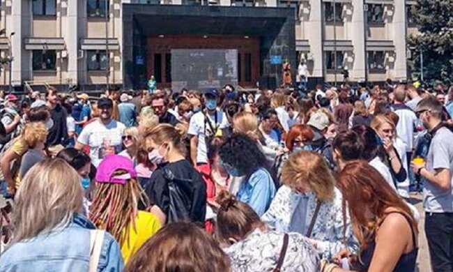 Львовянин решил отменить статус русского языка в Одессе, жители не выдержали: "Лучше не трогай, а не то..."