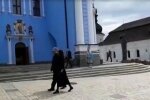 «Не спав три ночі»: з'явилися фото почорнілого Порошенка на прощанні з батьком