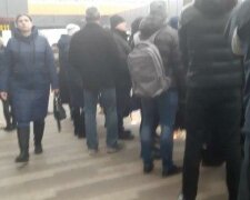 НП на швидкісному трамваї у Києві: рух екстрено зупинено, кадри з місця подій