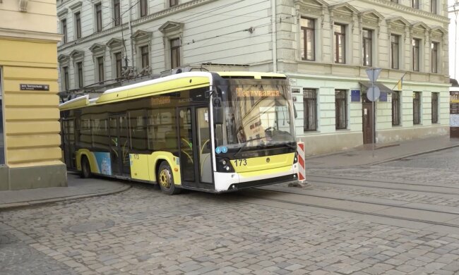 Новий графік руху транспорту у Львівській області