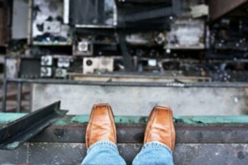 самоубийство