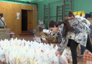 Безкоштовні продукти для ВПО та пенсіонерів у Полтаві