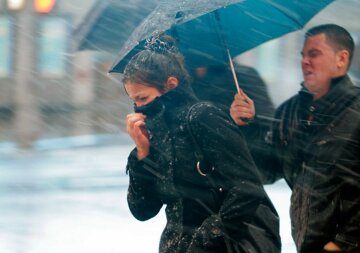 Потужний циклон атакує Україну, погода різко зіпсується: коли чекати удару стихії