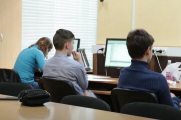 В Днепре школьников возвращают за парты: в горсовете озвучили дату
