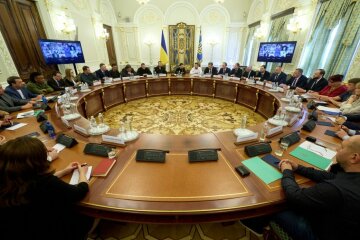 В Офісі Президента відбулася зустріч голів парламентських комітетів та обласних адміністрацій