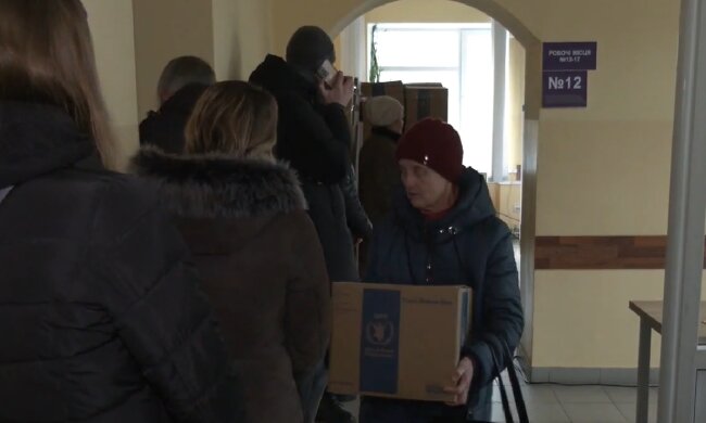 Безкоштовні продукти для ВПО та пенсіонерів у Запоріжжі