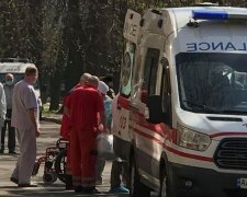 "Ожоги и ампутация ног": 18 скорых доставили раненых бойцов с Донбасса, кадры