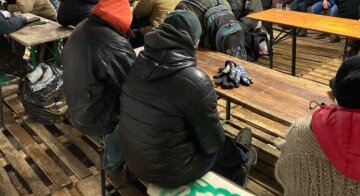 Суворі морози насуваються до Києва: на залізничних вокзалах пропонують допомогу, деталі